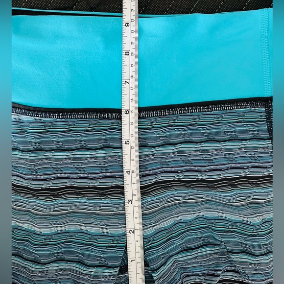 LULULEMON Lulu Cropped Leggings with Pockets Women’s 4 - Picture 11 of 13